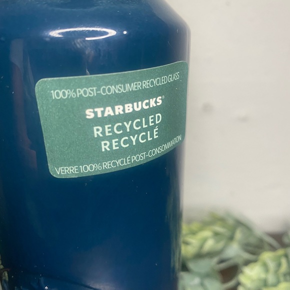 STARBUCKS NAVY BLUE TUMBLER WITH SCREW TOP - Picture 3 of 4